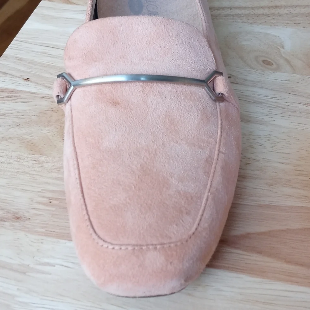 Women flat's
